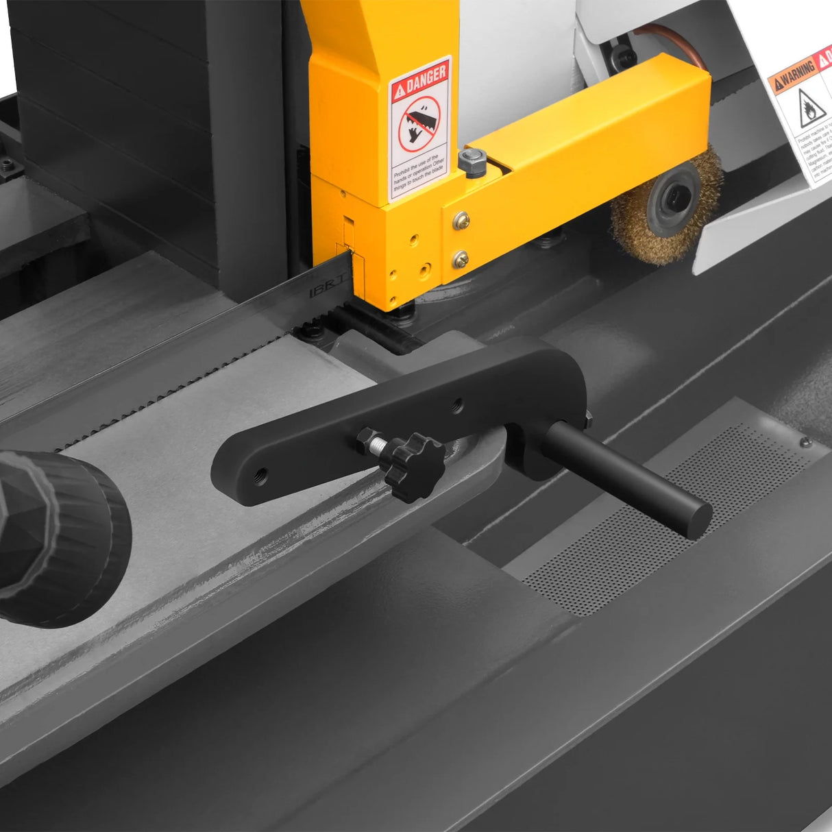MechMaxx 15.7" Industrial Horizontal Metal Cutting Band Saw, Hydraulic Feed, 3.0/4.0 kW Motor, Manual Clamping, for Steel, Alloy, Metal Fabrication GH4240