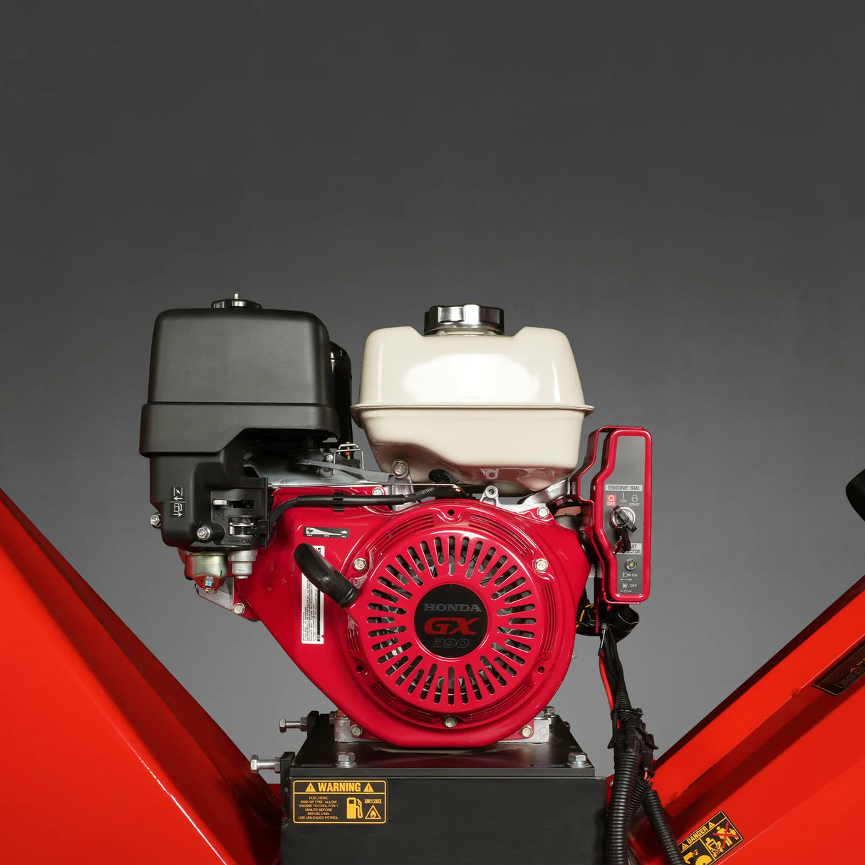 MechMaxx 6 inch HONDA E-Start Gasoline Engine Powered 4 - Wheel Drum Wood Chipper with Taillight , B150