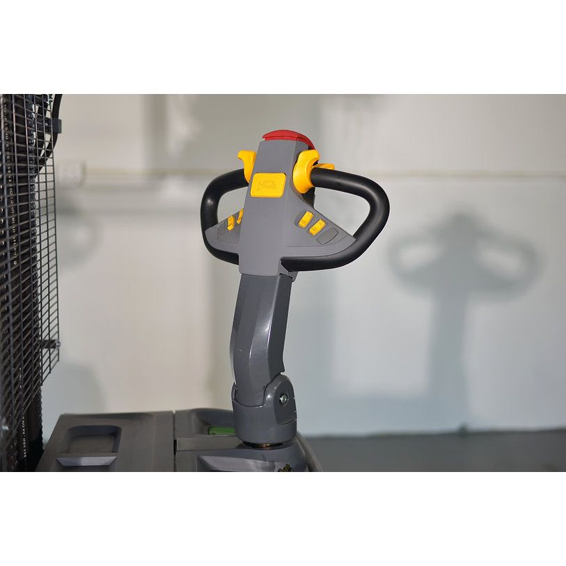 Electric Straddle Stacker | 4400 lb. Cap.| EKKO EB20CS-177LI