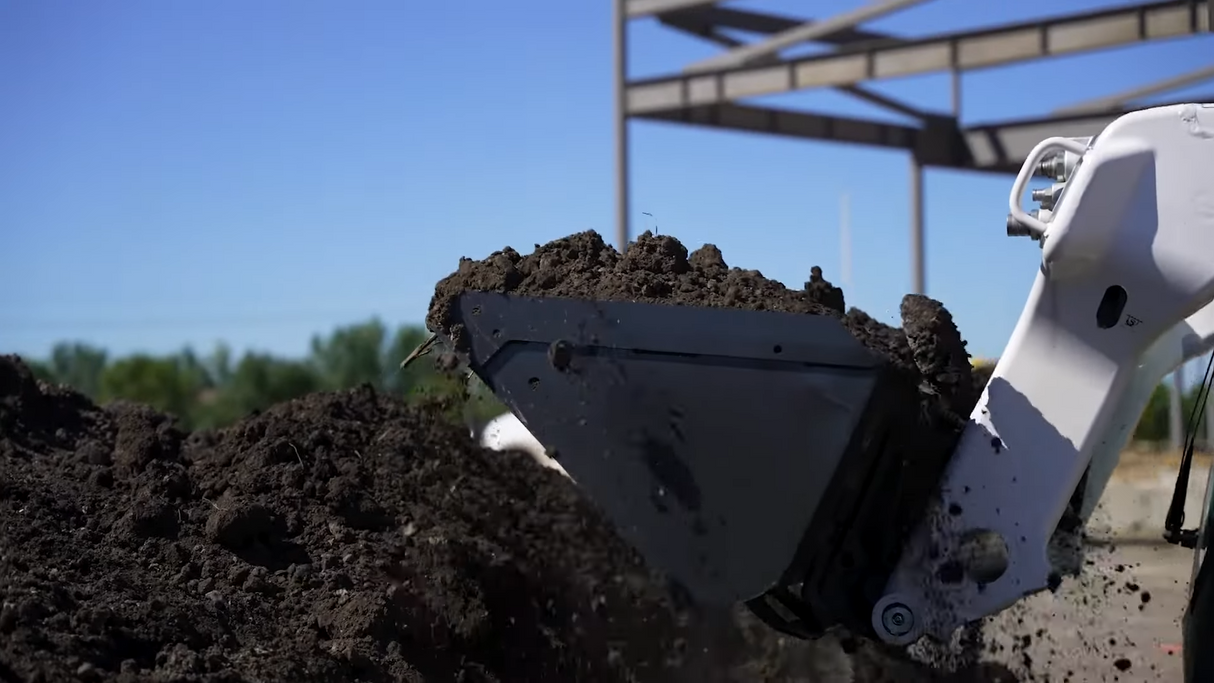 Ignite Attachments 62 in Skid Steer Heavy Duty Bucket