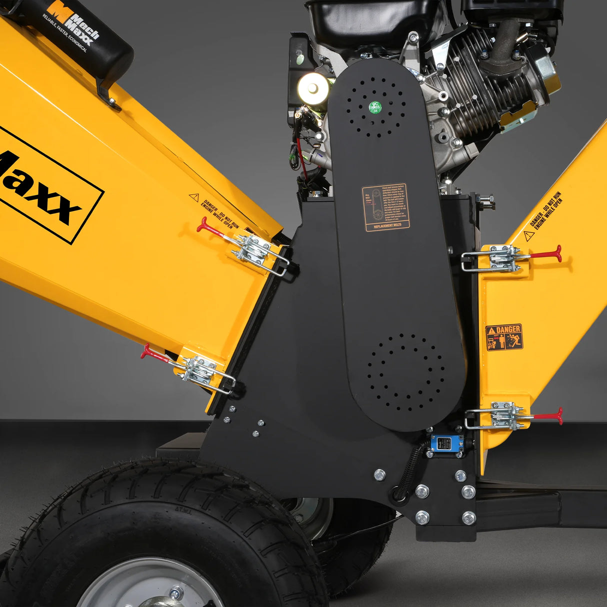 MechMaxx 6 inch E-start Zonsen 420cc 13.4hp Gas Powered 4 - Wheel Drum Wood Chipper with Taillight , B150