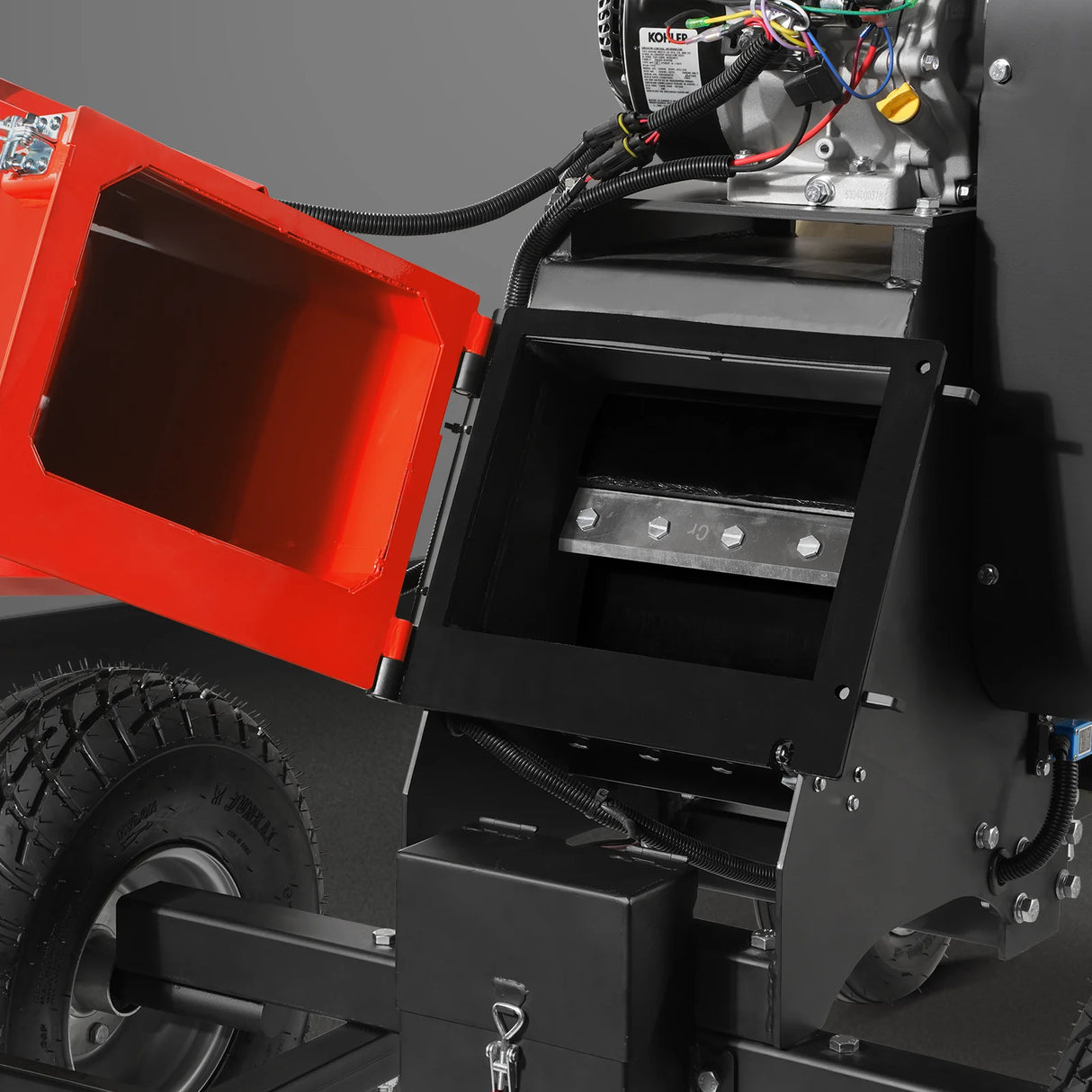 MechMaxx 6 inch KOHLER E-Start 429cc 14HP Gas Powered 4 - Wheel Drum Wood Chipper with Taillight , B150