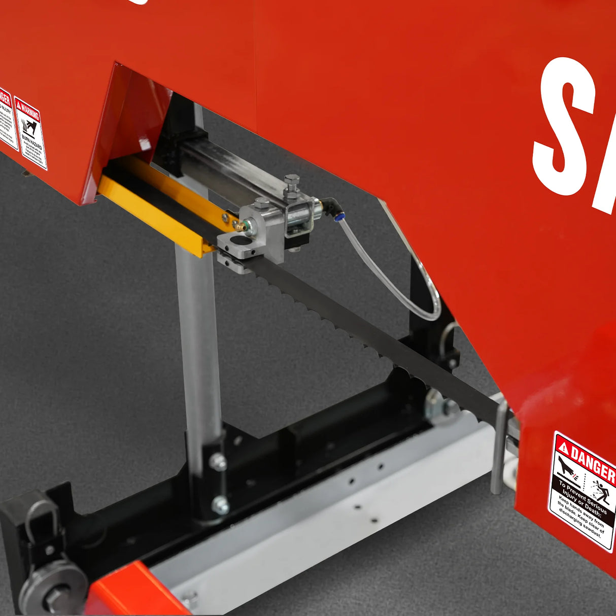 MechMaxx 26" Portable Sawmill (5x Blades Included), 459cc 15HP E-Start Gasoline Engine, 20" Board Width, 20' Track Length (13' Track Length + 6.4' Track Extension Included), SM-26