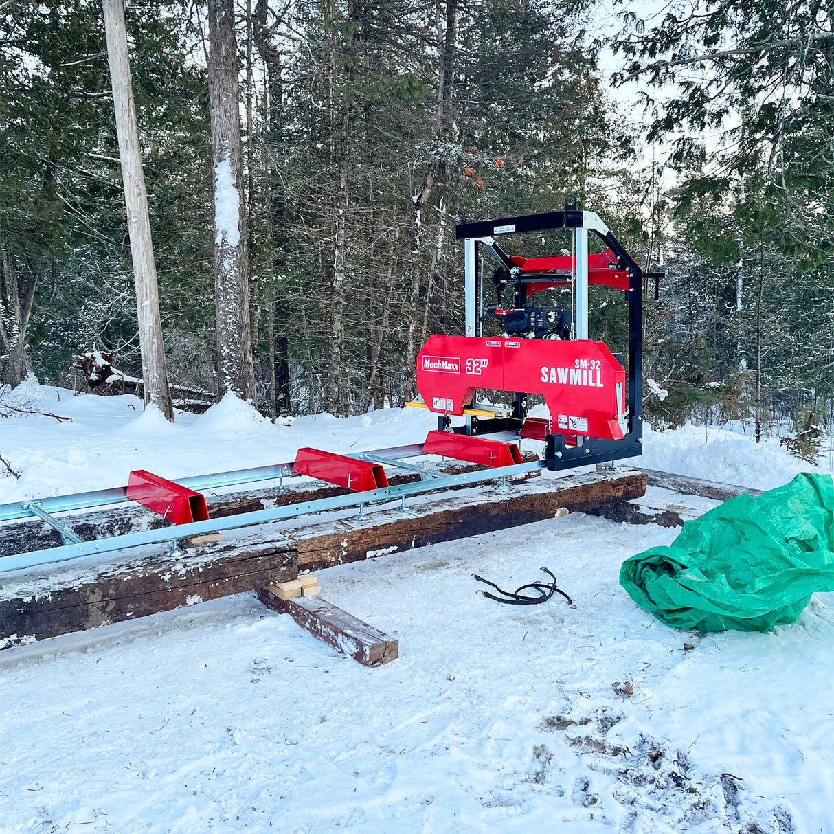 MechMaxx 32" Portable Sawmill (5 x Blades Included), KOHLER CH440 429cc E-Start Gasoline Engine, 26.5" Board Width, 20' Track Length (13' Track Length + 6.4' Track Extension Included), SM-32