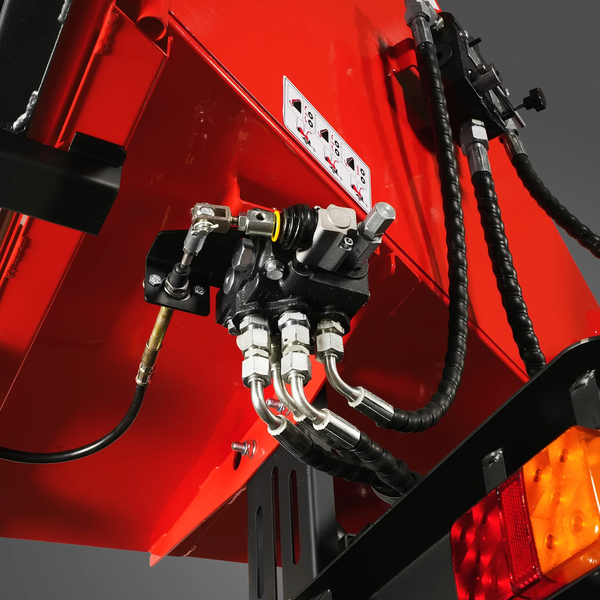 MechMaxx 25hp 750cc Twin Cylinder ZONSEN Petrol Engine 7" Hydraulic Feeding Wood Chipper, DCH7