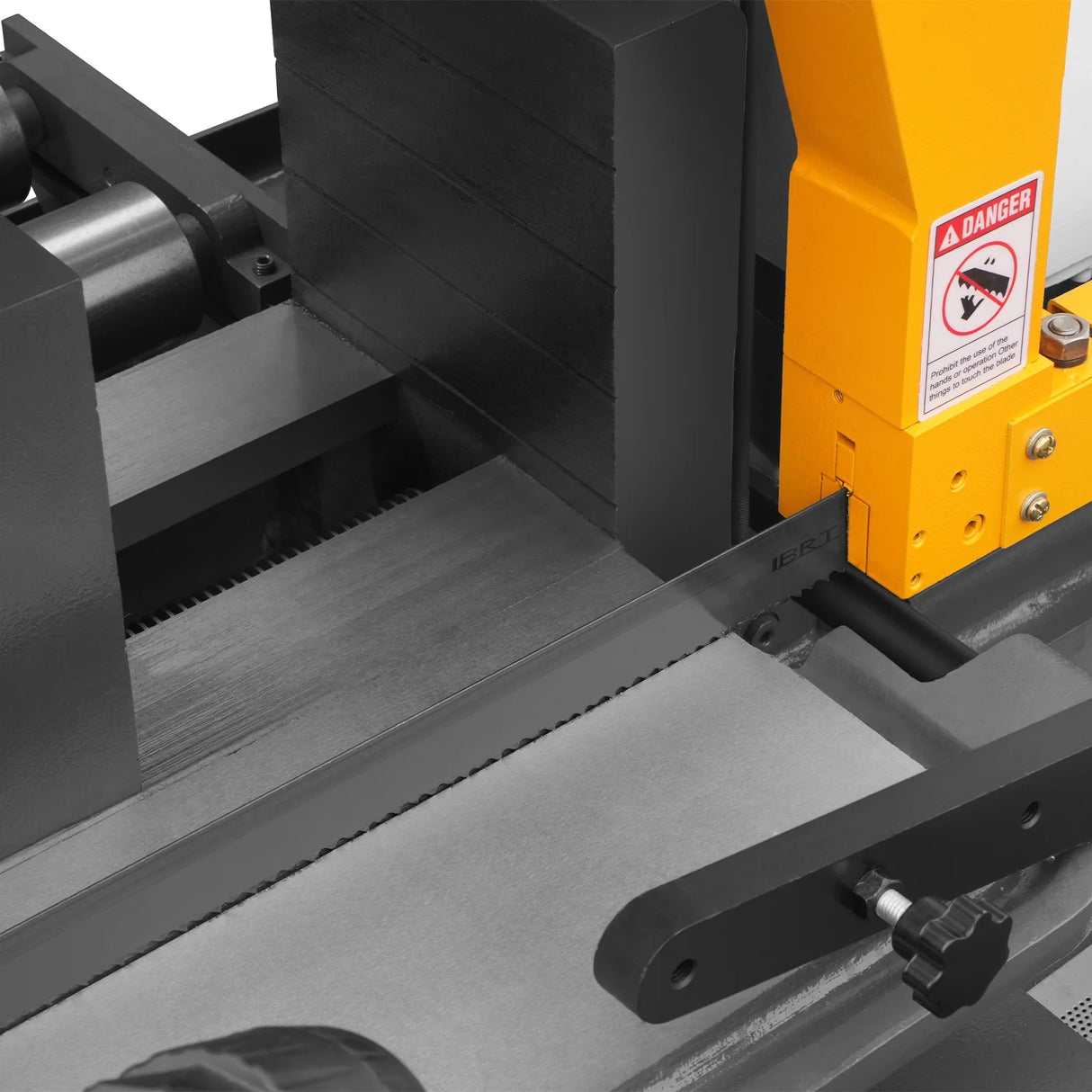 MechMaxx 15.7" Industrial Horizontal Metal Cutting Band Saw, Hydraulic Feed, 3.0/4.0 kW Motor, Manual Clamping, for Steel, Alloy, Metal Fabrication GH4240