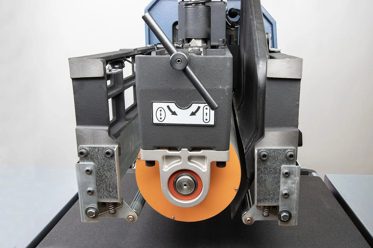 15" Open-Ended Wide Belt Sander (Oscillating) with Stand included