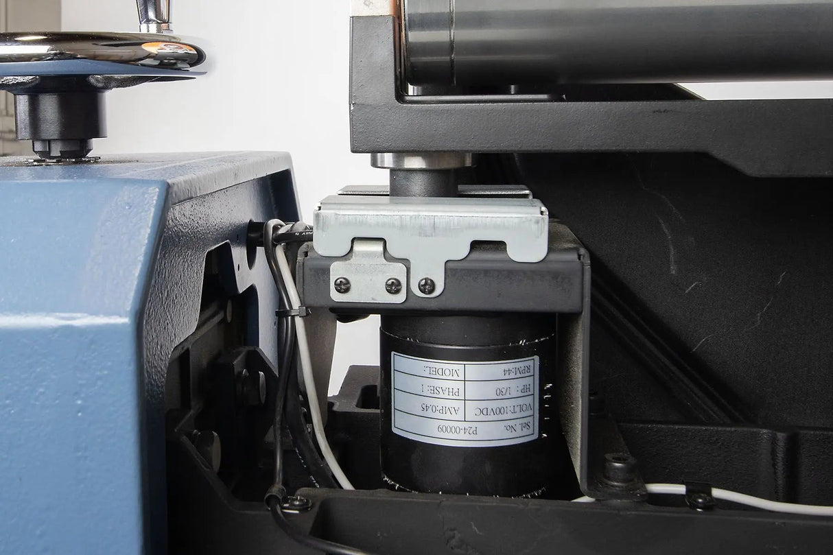15" Open-Ended Wide Belt Sander (Oscillating) with Stand included
