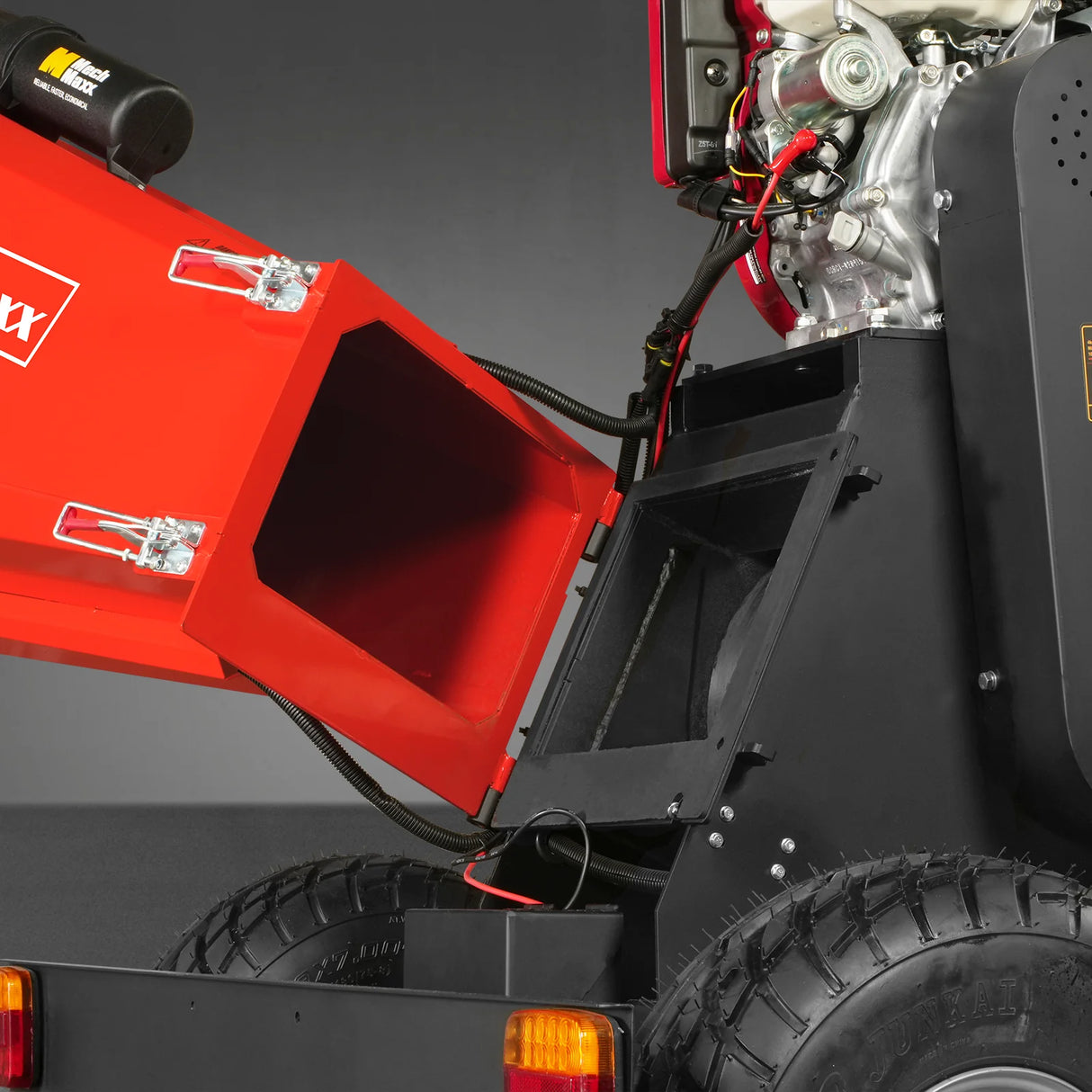 MechMaxx 6 inch HONDA E-Start Gasoline Engine Powered 4 - Wheel Drum Wood Chipper with Taillight ,  B150