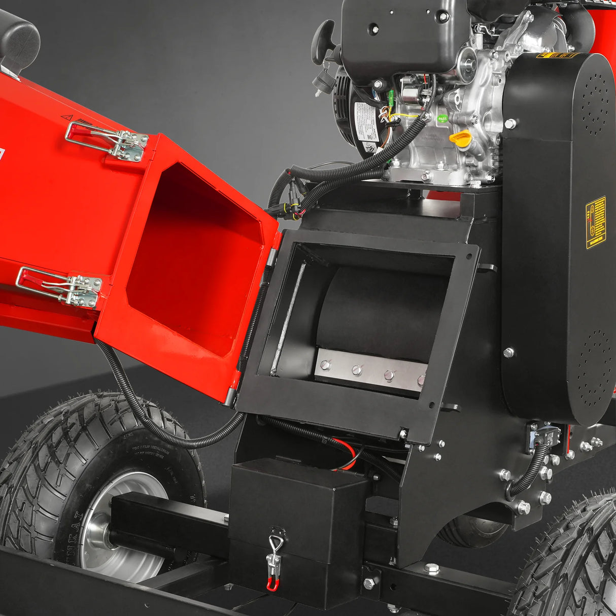 MechMaxx 6 inch ZONSEN E-Start 459cc 15hp Gas Powered 4 - Wheel Drum Wood Chipper with Taillight ,  B150