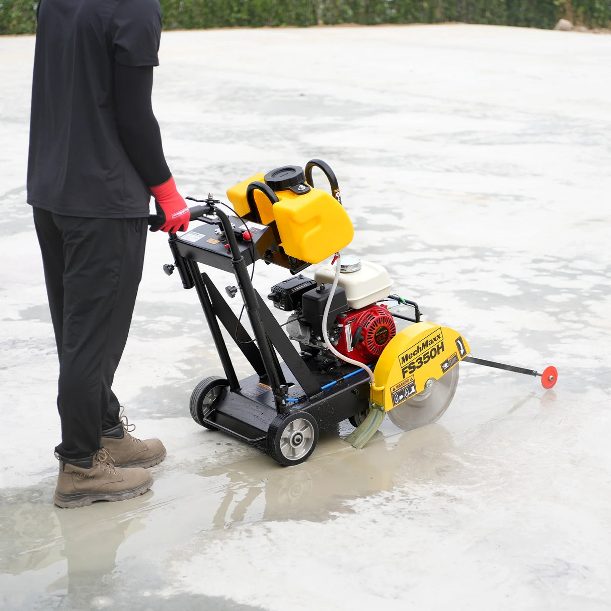 Honda GX160 Walk-Behind Concrete Floor Saw, 14 in Blade, 4 in Cutting Depth, FS350H