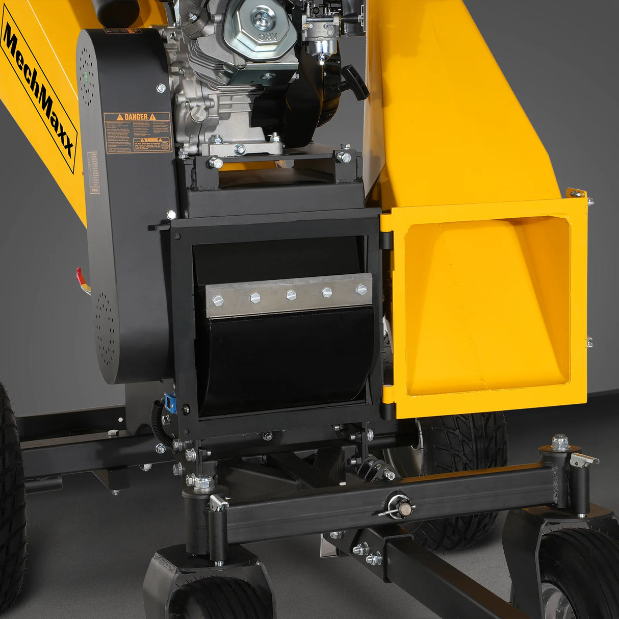 MechMaxx 6 inch E-start Zonsen 420cc 13.4hp Gas Powered 4 - Wheel Drum Wood Chipper with Taillight ,  B150