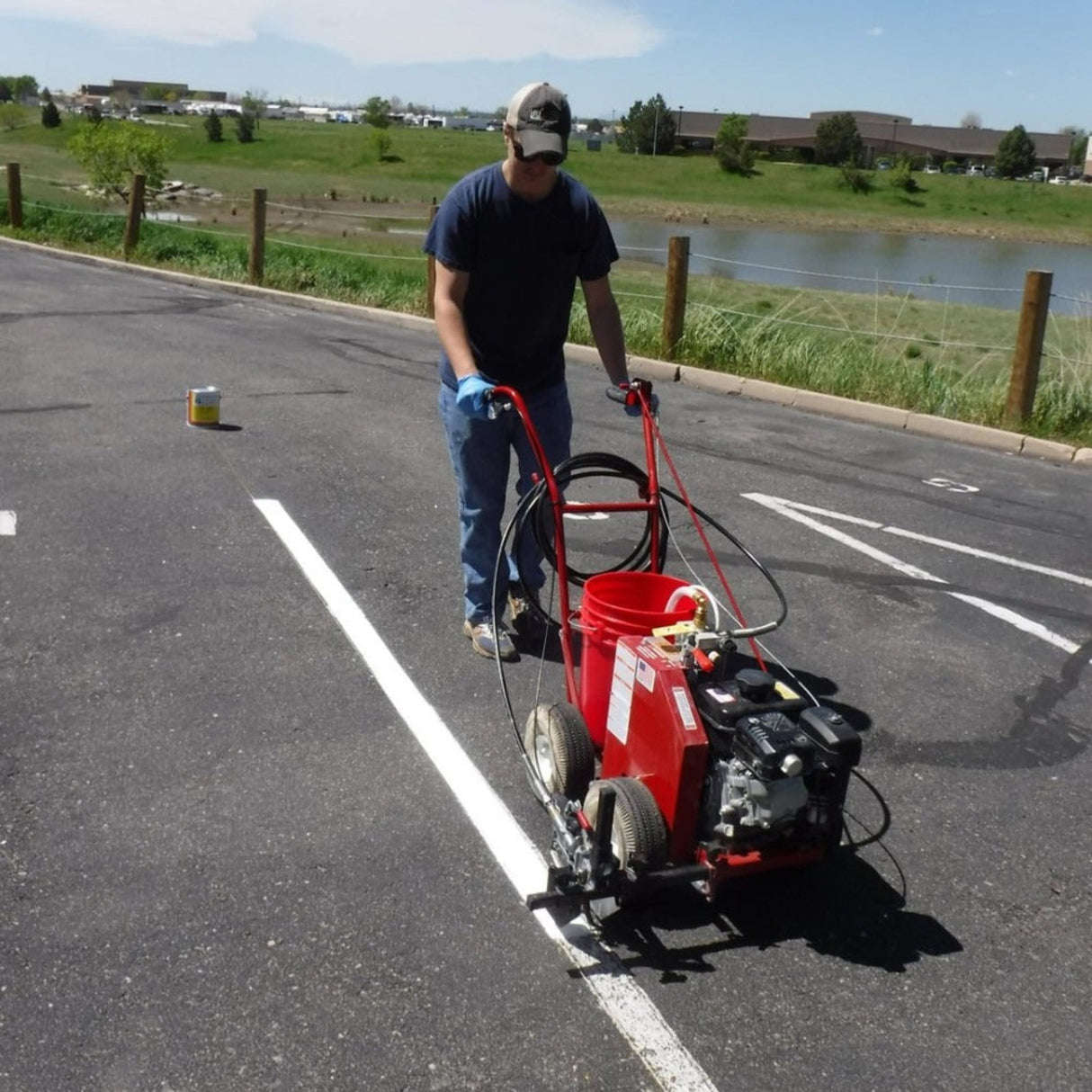 Newstripe 4600 SP Airless Self-Propelled Striping Machine