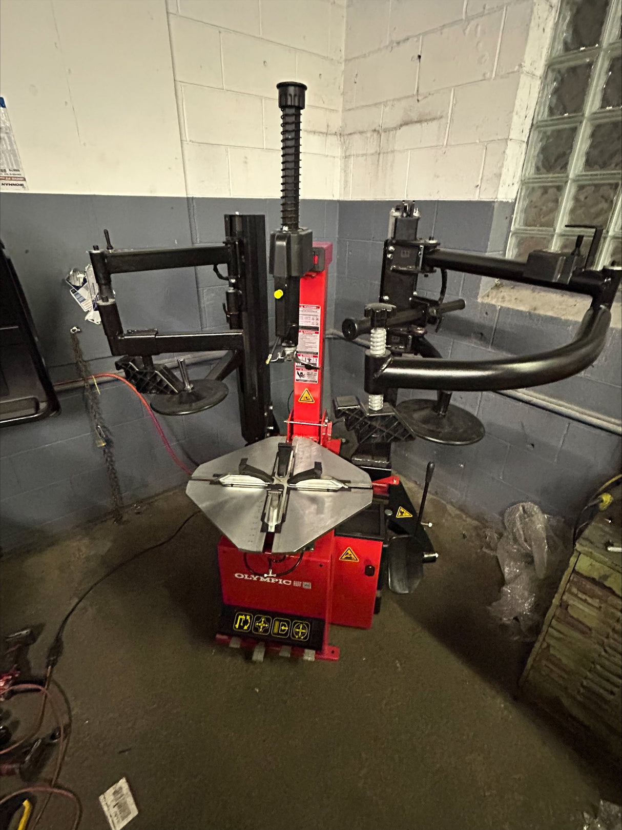 Olympic Equipment Rim-Lock All-In-One Tire Changer T650