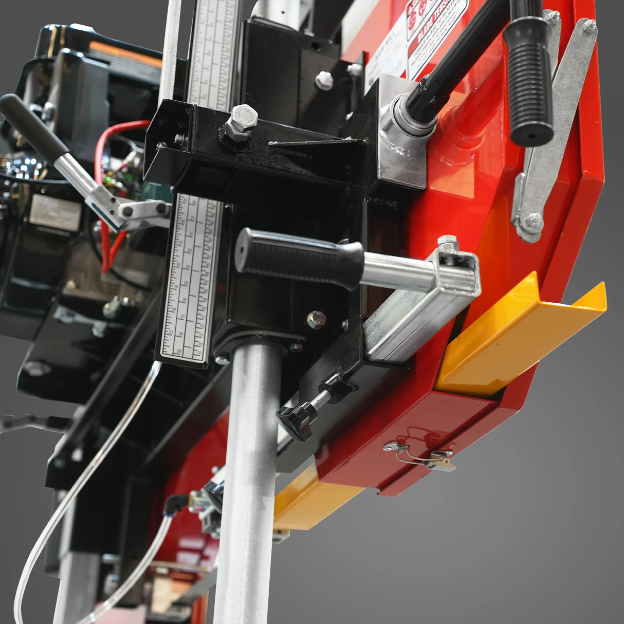 MechMaxx 26" Portable Sawmill (5x Blades Included), 459cc 15HP E-Start Gasoline Engine, 20" Board Width, 20' Track Length (13' Track Length + 6.4' Track Extension Included), SM-26