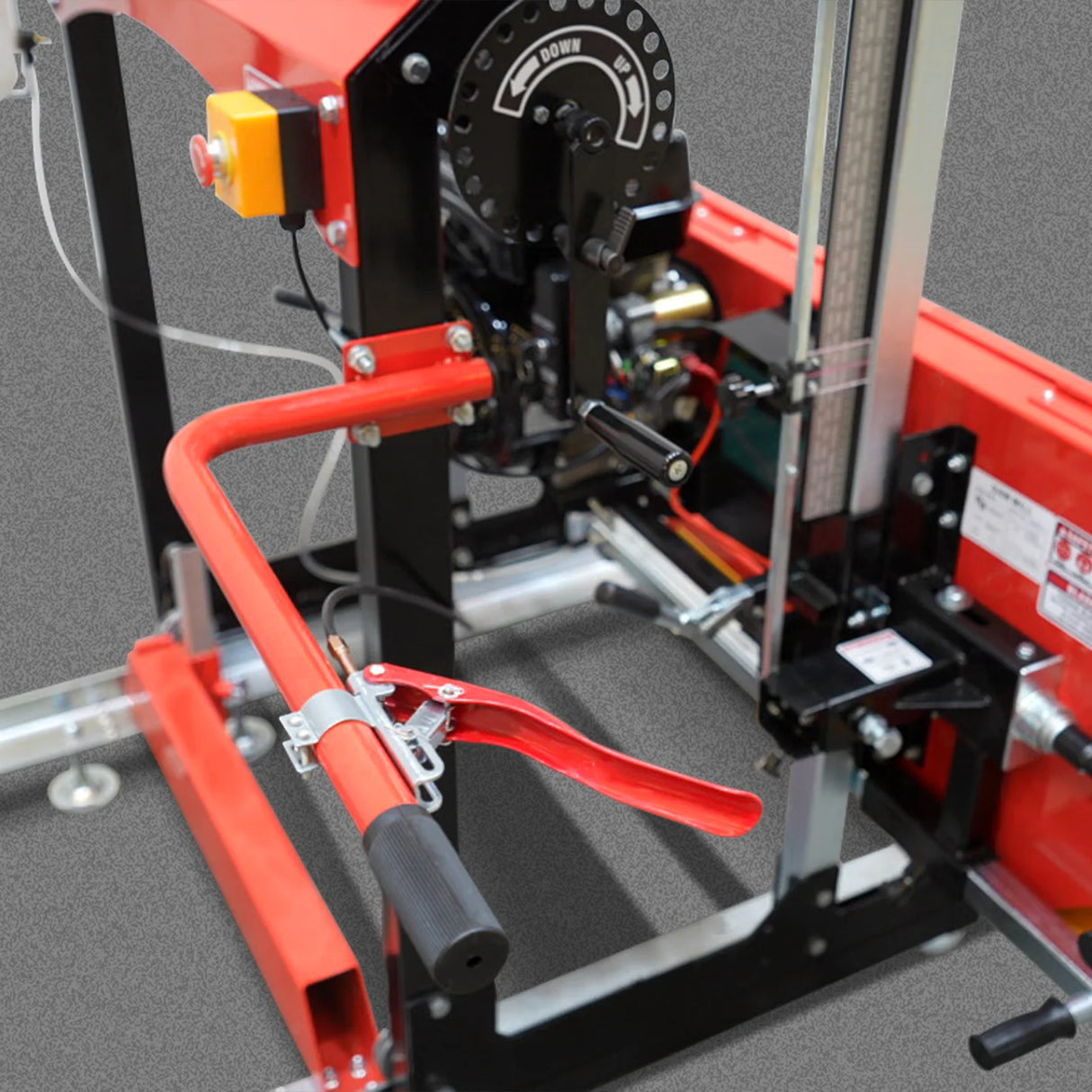 MechMaxx 32" Portable Sawmill (5 x Blades Included), 459cc 15HP E-Start Gasoline Engine, 26.5" Board Width, 20' Track Length (13' Track Length + 6.4' Track Extension Included), SM-32
